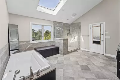 17 Scenic View Court W, Dix Hills, NY 11746 - Photo 11