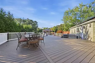 26 Astro Pl, Dix Hills, NY 11746 - Photo 33