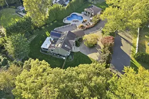 26 Astro Pl, Dix Hills, NY 11746 - Photo 45