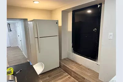 245 Glenhill Avenue #Room 1, Yonkers, NY 10701 - Photo 3