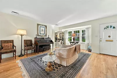 2 Milburn Lane, Huntington, NY 11743 - Photo 15