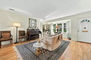 2 Milburn Ln, Huntington, NY 11743 - Photo 15