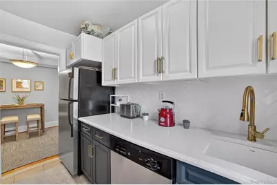 42 Pondfield Road W #4 F, Bronxville, NY 10708 - Photo 19