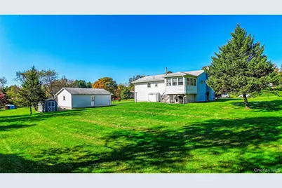8 Gunsch Estate Drive, Newburgh, NY 12550 - Photo 5