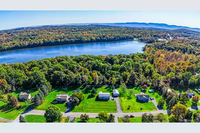 8 Gunsch Estate Drive, Newburgh, NY 12550 - Photo 9