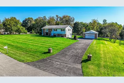8 Gunsch Estate Drive, Newburgh, NY 12550 - Photo 3