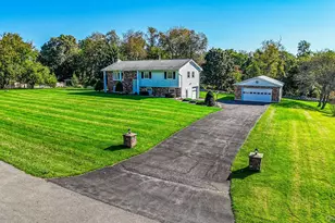 8 Gunsch Estate Dr, Newburgh, NY 12550 - Photo 3