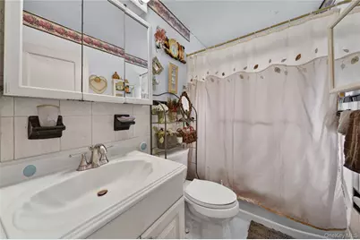 31 Circle Drive W, Elmont, NY 11003 - Photo 11