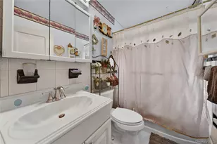 31 Circle Dr W, Elmont, NY 11003 - Photo 11
