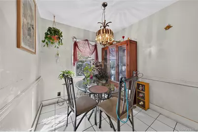 31 Circle Drive W, Elmont, NY 11003 - Photo 7