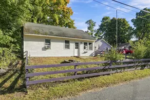 34 McKinley Ln, Poughkeepsie, NY 12601 - Photo 3