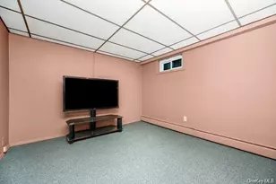 89 Catherine Ave, Franklin Square, NY 11010 - Photo 19