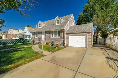 413 Greengrove Avenue, Uniondale, NY 11553 - Photo 3