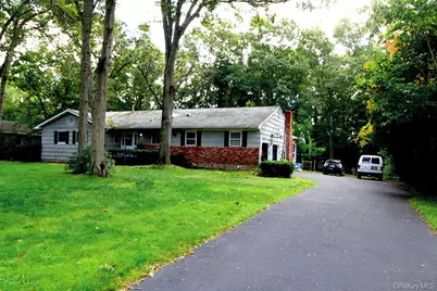 16 Argyle Place, Smithtown, NY 11787 - Photo 7