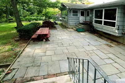16 Argyle Place, Smithtown, NY 11787 - Photo 9