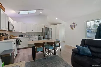30 Ormond Avenue, Selden, NY 11784 - Photo 5