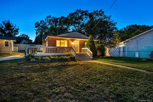 629 East Dr, Lindenhurst, NY 11757 - Photo 3
