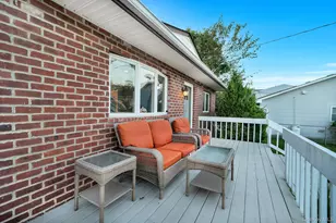 629 East Dr, Lindenhurst, NY 11757 - Photo 37