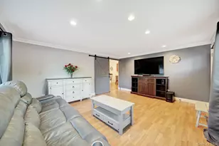 629 East Dr, Lindenhurst, NY 11757 - Photo 11