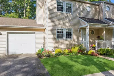 24 Huntington Commons, Yaphank, NY 11980 - Photo 31