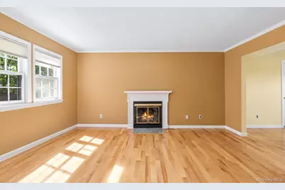 24 Huntington Commons, Yaphank, NY 11980 - Photo 3