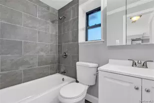 150 Newbrook Ln, Bay Shore, NY 11706 - Photo 7