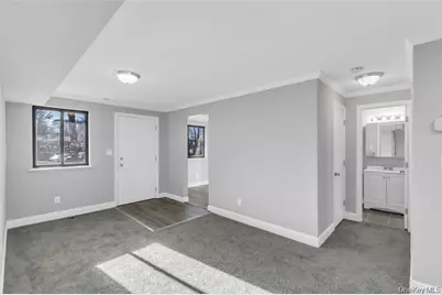 44 Pinebrook Place #44, Bay Shore, NY 11706 - Photo 5