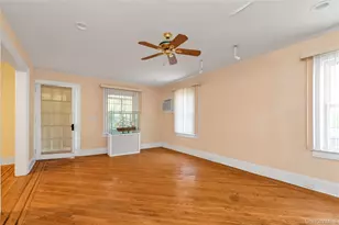 63 Oak St, Lynbrook, NY 11563 - Photo 5
