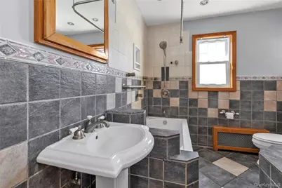 63 Oak Street, Lynbrook, NY 11563 - Photo 9