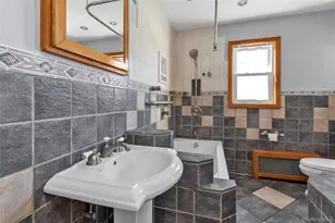 63 Oak St, Lynbrook, NY 11563 - Photo 9