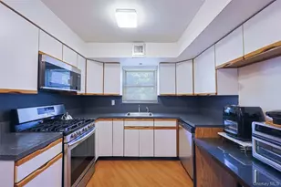13-11 209th St, Bayside, NY 11360 - Photo 19
