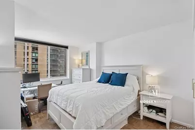 474 48th Avenue #21E, Long Island City, NY 11109 - Photo 9