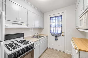 21-68 37th St, Astoria, NY 11105 - Photo 17