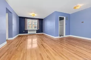 140-21 Burden Crescent, Briarwood, NY 11435 - Photo 3
