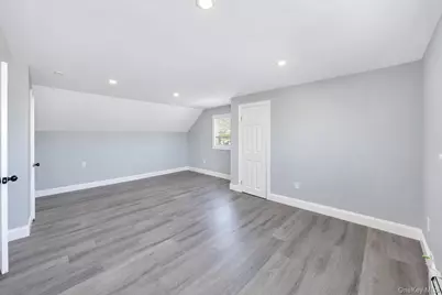 180 N 7th Street, Lindenhurst, NY 11757 - Photo 23