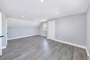 180 N 7th St, Lindenhurst, NY 11757 - Photo 23