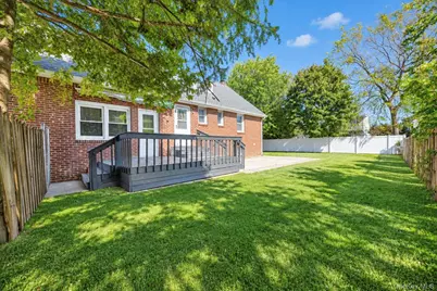 180 N 7th Street, Lindenhurst, NY 11757 - Photo 33
