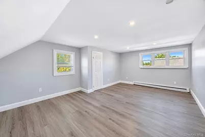 180 N 7th Street, Lindenhurst, NY 11757 - Photo 21