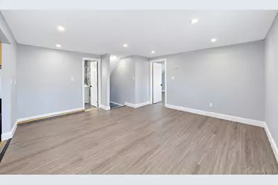 180 N 7th Street, Lindenhurst, NY 11757 - Photo 19