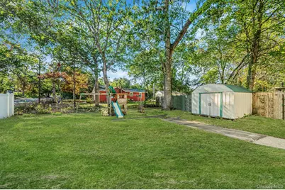 60 S Evergreen Drive, Selden, NY 11784 - Photo 13