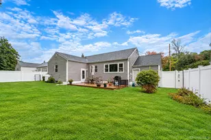 24 Chapel Pl, North Babylon, NY 11703 - Photo 21