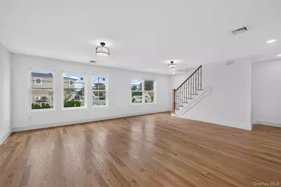 265 Roosevelt Avenue, Freeport, NY 11520 - Photo 15