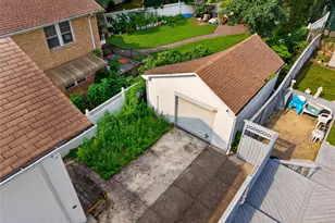 42-05 249th St, Little Neck, NY 11363 - Photo 27