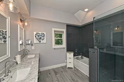 31 Huntington Bay Road, Huntington, NY 11743 - Photo 19
