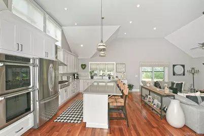 31 Huntington Bay Road, Huntington, NY 11743 - Photo 9