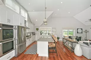 31 Huntington Bay Rd, Huntington, NY 11743 - Photo 9