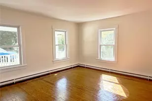 92 School St, Oyster Bay, NY 11771 - Photo 3