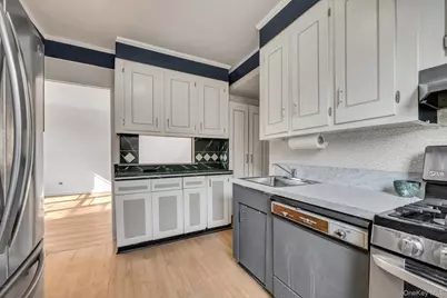 79-10 34th Avenue #7W, Jackson Heights, NY 11372 - Photo 7