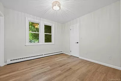 14 Corona Road, Sound Beach, NY 11789 - Photo 15