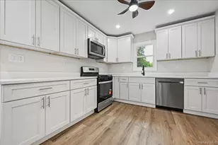 14 Corona Rd, Sound Beach, NY 11789 - Photo 7